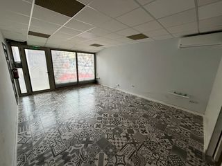 Lloguer Local Comercial a Llevant. Local molt ben situat i econòmic.