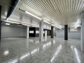 Business premise in Avinguda de l'onze de setembre 3. Local de 395 m2 en zona estratégica para infinidad de negocios
