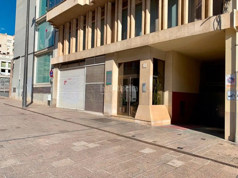 Foto 28a9cc28-58b8-42cd-82f0-a7a826a5e2df. Aparcament cotxe a carrer de josep sardà i cailà 5 a Reus