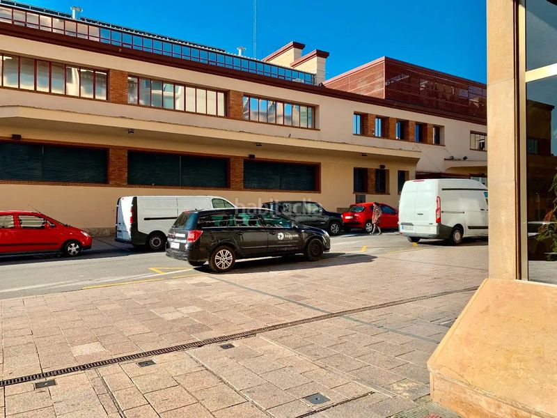 Foto a30df16b-8e90-4f1a-829c-cc9a15a2f0aa. Aparcament cotxe a carrer de josep sardà i cailà 5 a Reus