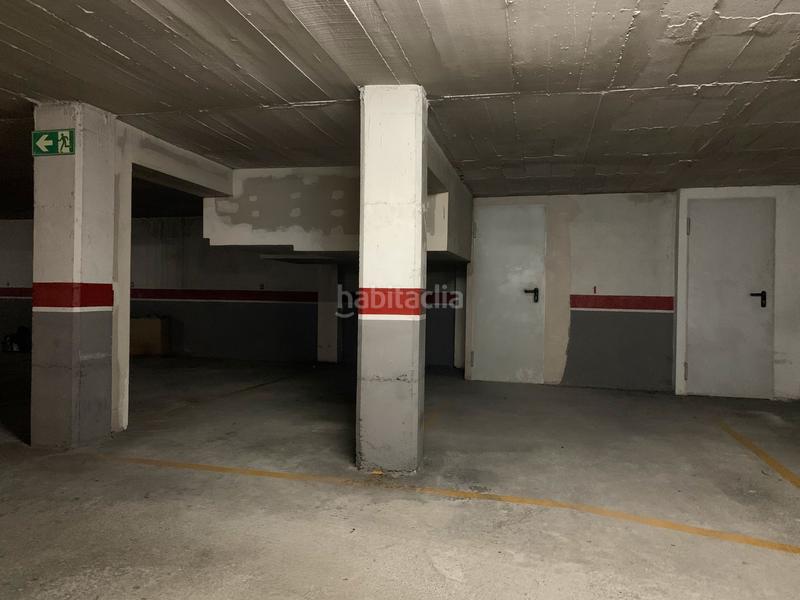 Foto 9275d067-0b46-4a2d-b0a3-23e684740016. Aparcament cotxe a Centre Reus
