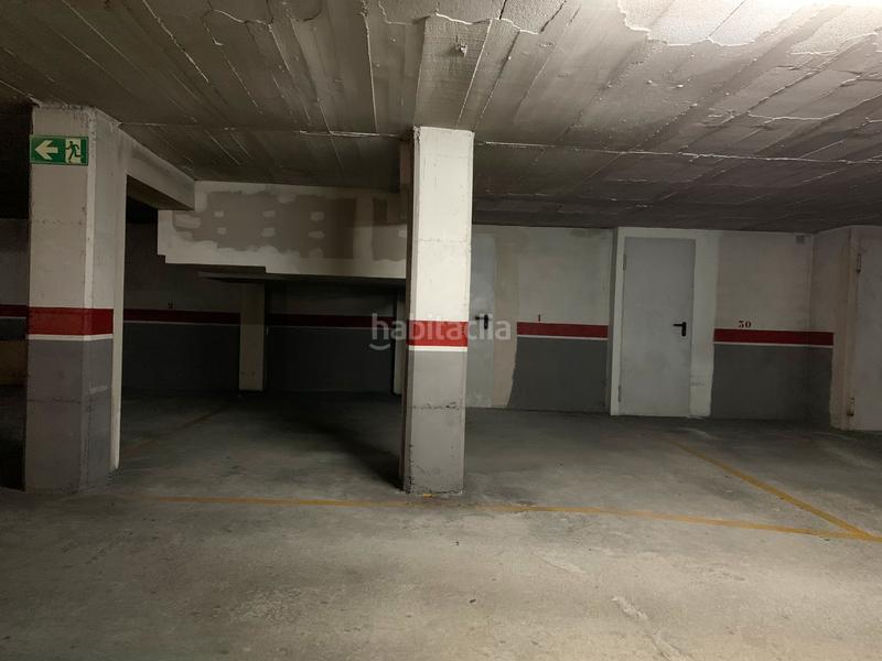 Foto ebe63a3b-e365-4f0b-84ad-1df990d34302. Aparcament cotxe a Centre Reus