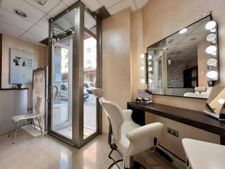 Rent Business premise in Ponent. Local equipado para servicios de estética