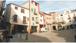 Casa a Cornudella de Montsant. Casa a la plaça de cornudella