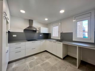 Location Appartement à Ponent. Pis de 4 habitacions sense mobles