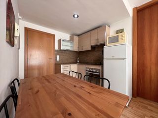 Loft in Carrer del camí de tarragona 13. Pis d'una habitació tipus loft amb terrassa-balcó orientada a su