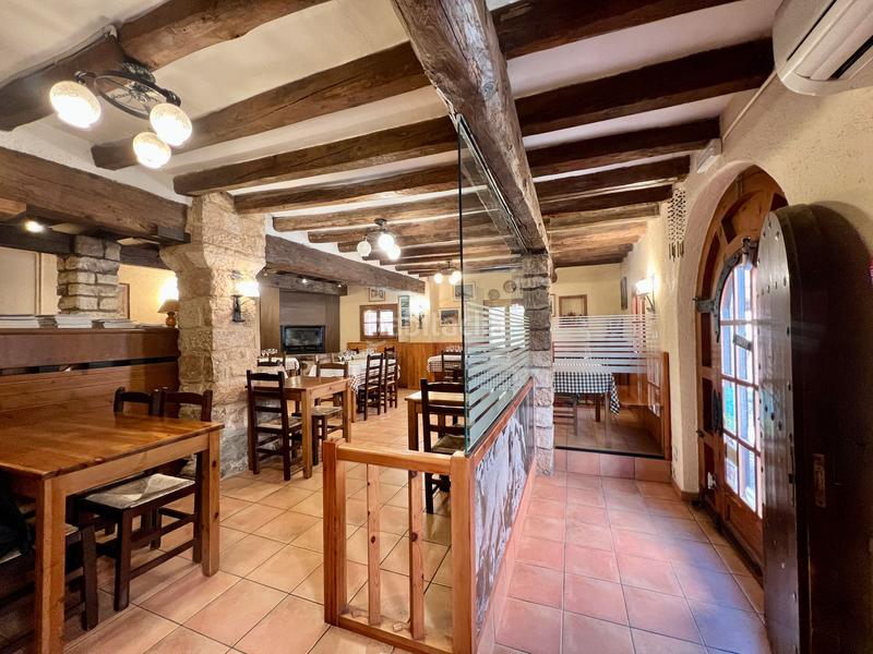 Foto df1c01a6-a3df-4231-8b83-2e342a6191b7. Masía complex de 8 apartaments + restaurant en ple funcionament en Cornudella de Montsant