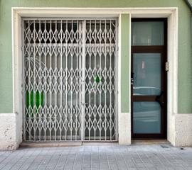 Location Local commercial à Mestral. Local  al carrer ample