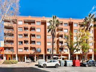 Aparcament cotxe a Avinguda de jaume l 38. Plaza doble de parquing  2 coches+moto de capacidad