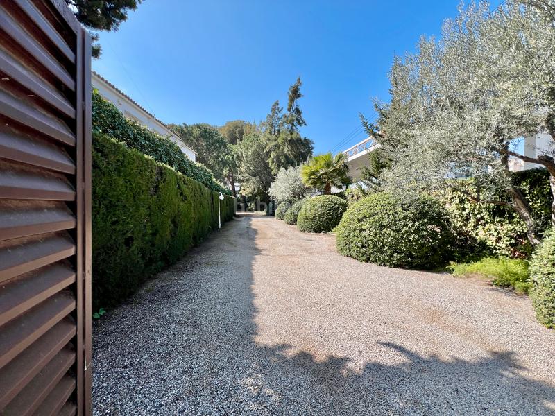 Foto cbfc137c-580d-4c4b-85ed-ef0b4a56dd66. Casa adossada amb xemeneia aparcament a Vilafortuny Platja Cambrils