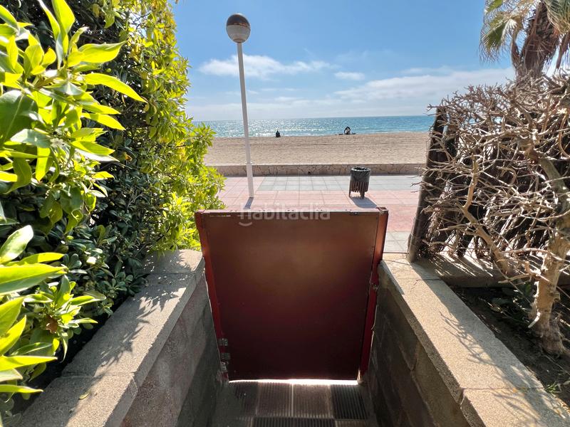 Foto f1a8fbe1-9854-41ac-a1a1-9006d5f8d0ee. Casa adossada amb xemeneia aparcament a Vilafortuny Platja Cambrils