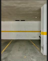 Rent Car parking in Carrer alt de sant pere 7. Parquing zona col.legi presentació