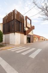 Chalet en Calle burgos 68. Exclusiva vivienda unifamiliar con solarium y piscina