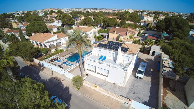 Foto 549044db-4605-4d04-a2df-355023da714c. Chalet in calle mayor 130 in La Zenia Orihuela