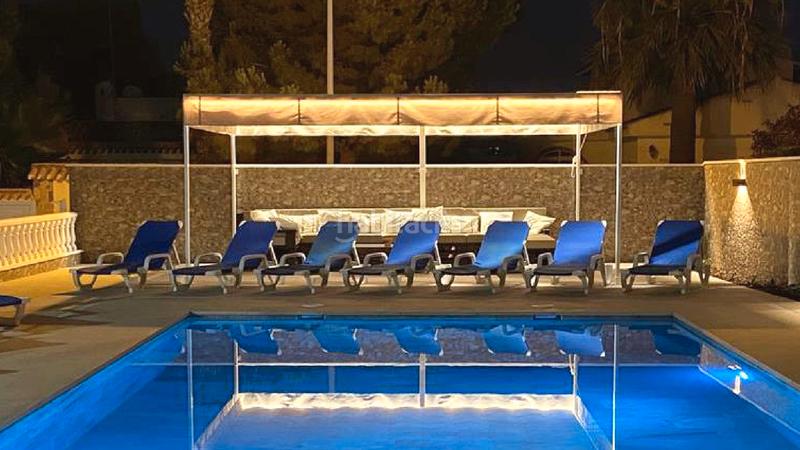 Foto 8f41145f-edb4-4f1c-a2c0-3309adee2d92. Chalet in calle mayor 130 in La Zenia Orihuela