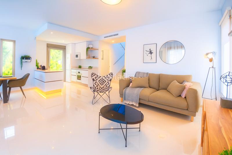 Foto 589b02f7-5f8e-4625-bfae-5e9f6b4bdee1. Chalet dans calle isla de espardell 1 dans Centro Alcázares (Los)