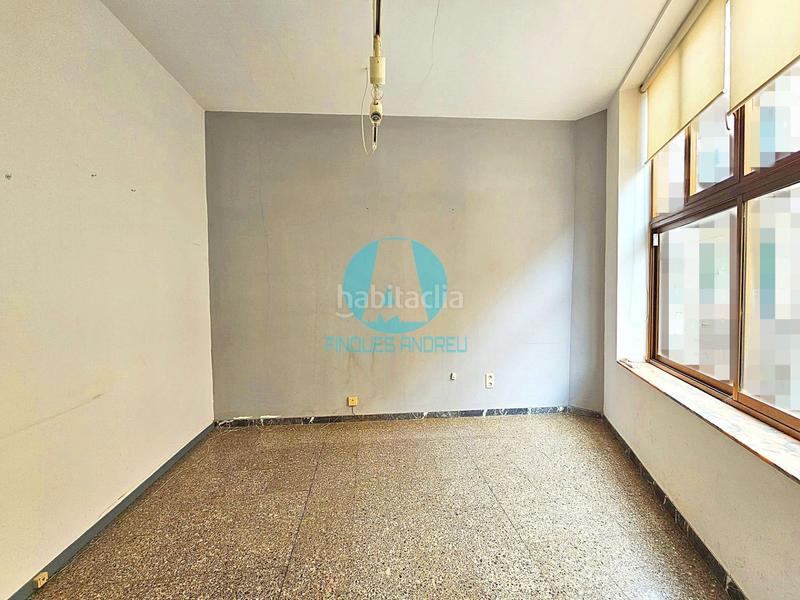 Foto ded4c326-2d54-4e21-ab68-20d32ba07422. Miete büro in Centre Mataró