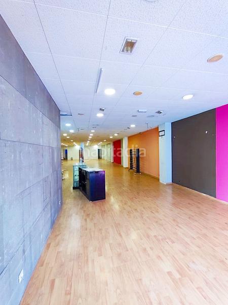 Foto 26a63617-a4c9-445a-9aa4-d9c272a4d41c. Alquiler local comercial  en planta baja espacio versátil y luminoso en Mataró