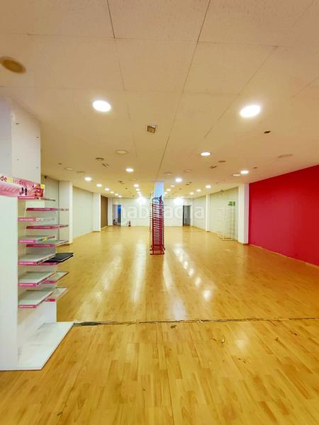 Foto cf186c78-8ee5-4a56-8ec8-a5e40bd6c9e7. Alquiler local comercial  en planta baja espacio versátil y luminoso en Mataró