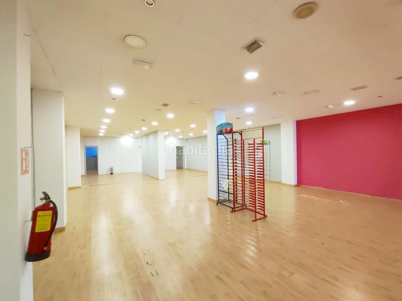 Foto eca0130f-4fde-49ca-b1ff-844ea34bb205. Alquiler local comercial  en planta baja espacio versátil y luminoso en Mataró