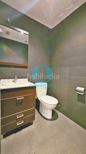 Foto 2b29a4a4-5f8c-4fb6-a6e1-b91308a3aa3d. Alquiler local comercial espacioso local comercial en la mejor calle comercial del centro oportunidad única en Mataró