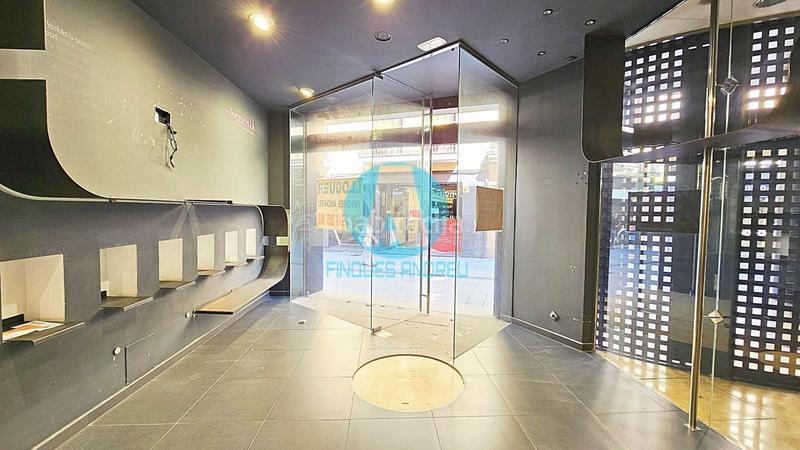 Foto 3f37999f-b23a-48a5-a5e1-f0845c72f21d. Alquiler local comercial espacioso local comercial en la mejor calle comercial del centro oportunidad única en Mataró