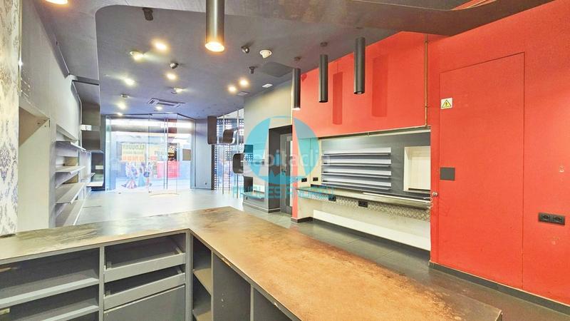 Foto cada2098-863c-4603-af26-fe15c1ef8a3e. Alquiler local comercial espacioso local comercial en la mejor calle comercial del centro oportunidad única en Mataró