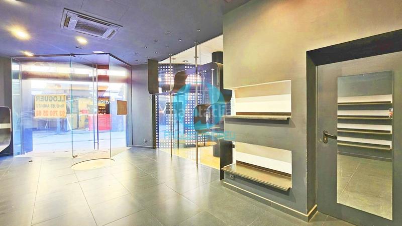 Foto d211fe2c-2dbd-4207-833b-03005566fa9c. Alquiler local comercial espacioso local comercial en la mejor calle comercial del centro oportunidad única en Mataró