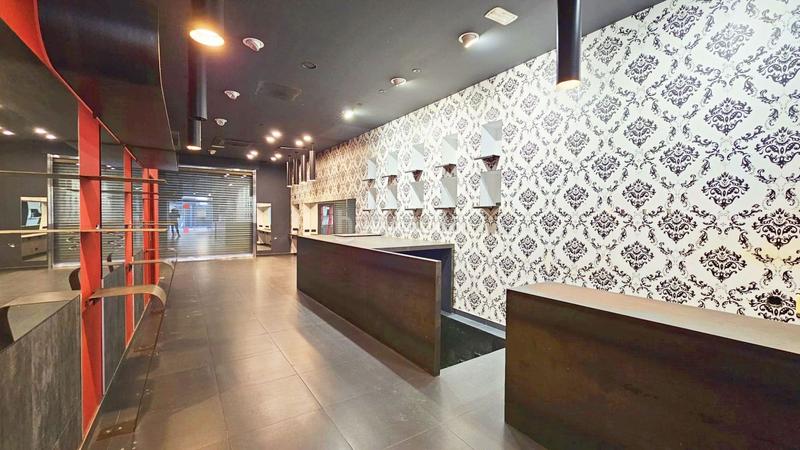 Foto e8c3d00c-e77c-4bf3-8a0b-eaba9355c010. Alquiler local comercial espacioso local comercial en la mejor calle comercial del centro oportunidad única en Mataró