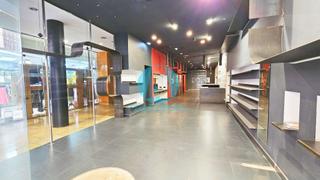 Rent Business premise in Centre. Espacioso local comercial en la mejor calle comercial del centro