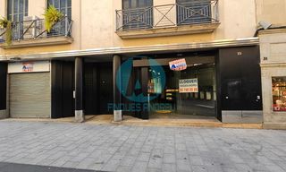 Alquiler Local Comercial en Centre. Local comercial de 140m2 en alquiler en la calle sant josep de m