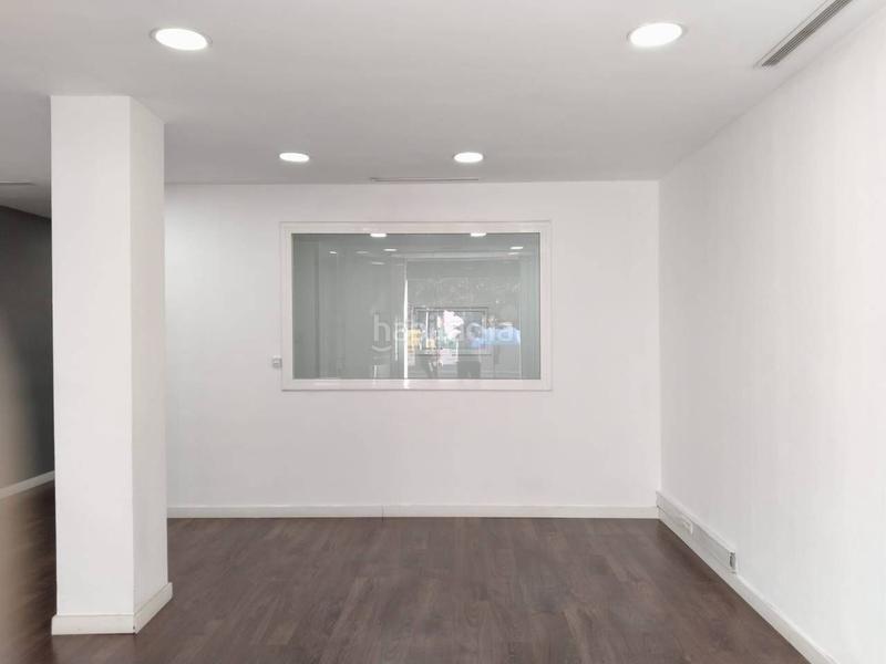 Foto 4018920b-31b1-4e66-a460-76af31a15351. Alquiler local comercial local en planta baja con 4 espacios y lavabo adaptado en Mataró