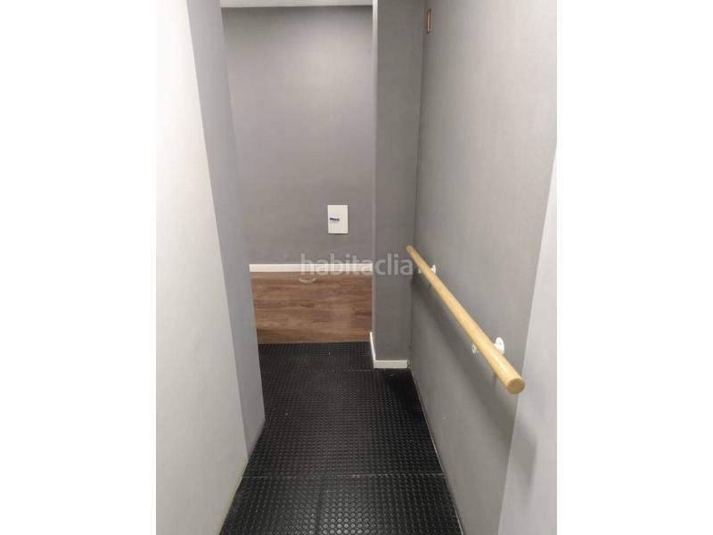 Foto c05033a6-937d-4e36-8956-b5759e099c93. Alquiler local comercial local en planta baja con 4 espacios y lavabo adaptado en Mataró