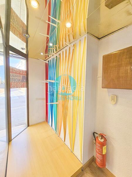 Foto 4bb24160-934d-42ab-96d6-d9949c311926. Lloguer local comercial a Centre Mataró