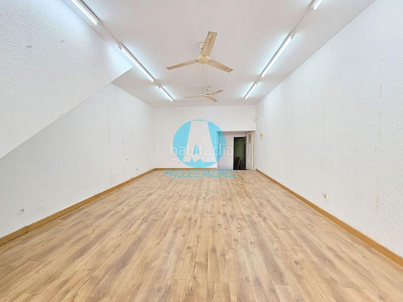 Foto afed3625-5fb1-44f6-95c4-429bfe401b4a. Lloguer local comercial a Centre Mataró