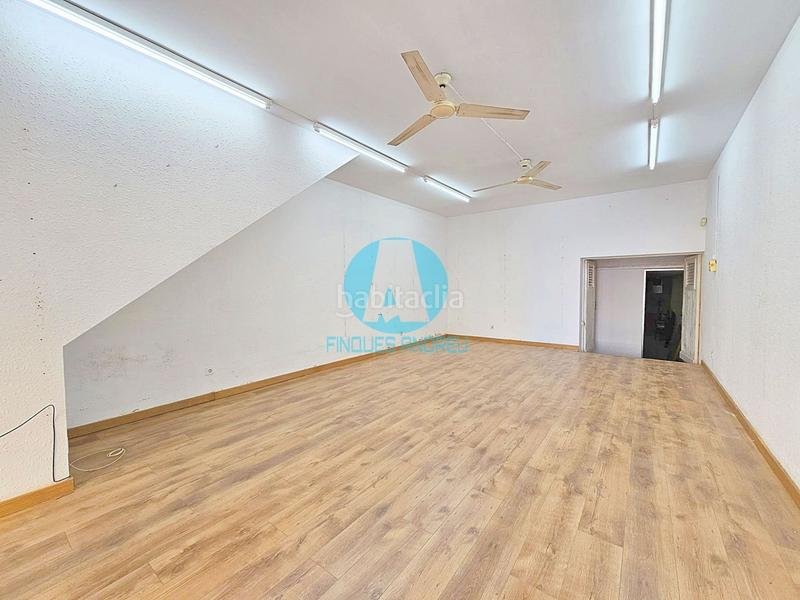 Foto b7c1df4d-cbcc-425a-b311-eff6dd0bdfa1. Lloguer local comercial a Centre Mataró