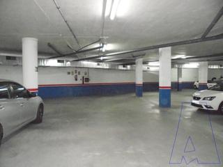 Location Parking voiture à Bobinadora 1. Parking en venta en pla den boet08302