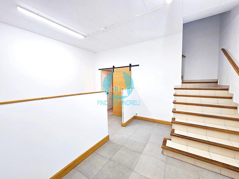 Foto 8ac7f3a1-dcc5-481e-b117-1f1c2cfa59bd. Lloguer oficina a Centre Mataró