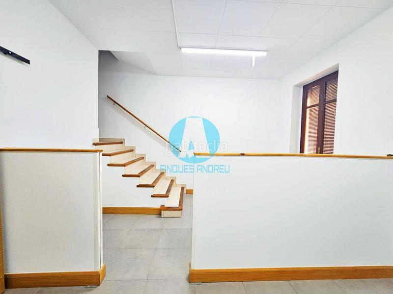 Foto c2e16c0a-8ffe-4e51-93ad-4a136eeaa214. Lloguer oficina a Centre Mataró