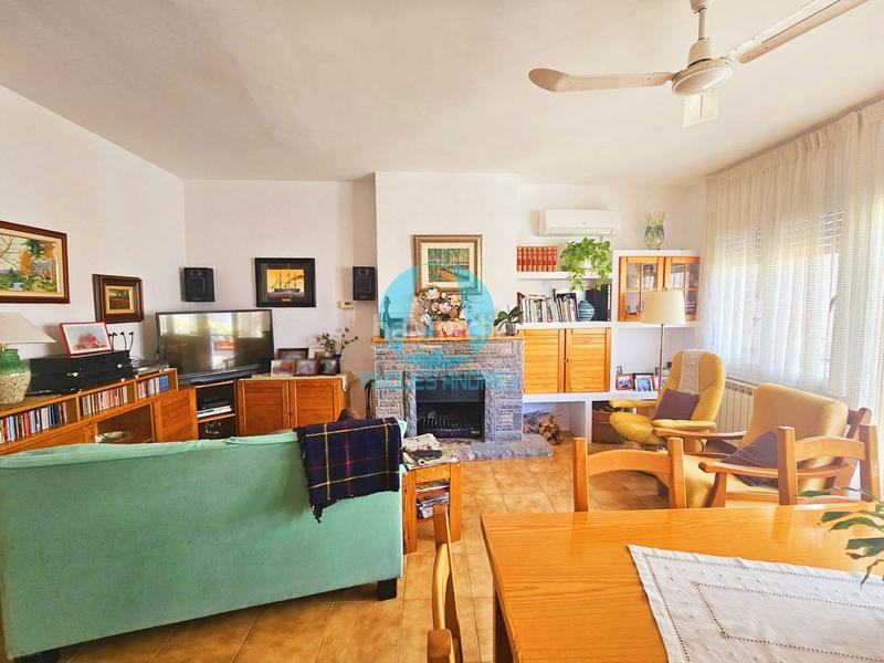 Foto 89a03c8b-8b81-4222-bef0-67ae0448dd4b. Dúplex en exclusiva!!! amplio piso con patio, dos plantas y espacio extra multifuncional en Mataró