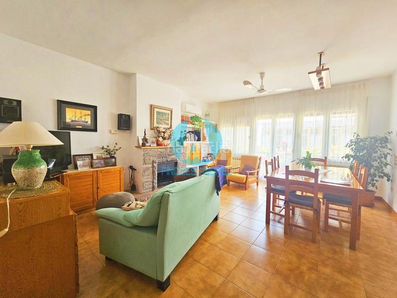 Foto 8ac62ec0-b6b5-4e9c-a788-1cf0ba8facfd. Dúplex en exclusiva!!! amplio piso con patio, dos plantas y espacio extra multifuncional en Mataró