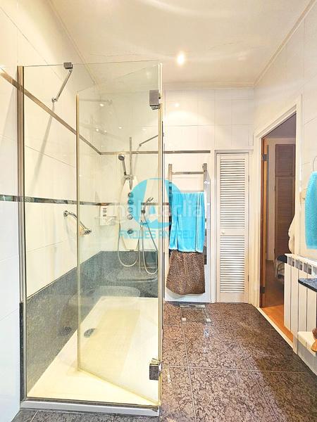 Foto d0a2ed50-04aa-4505-8267-81a77ef2d949. Dúplex en exclusiva!!! amplio piso con patio, dos plantas y espacio extra multifuncional en Mataró