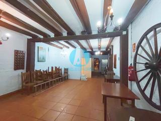 Alquiler Local Comercial en Centre. Local centrico adaptado a restaurante