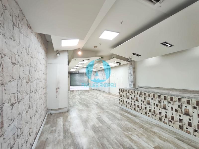 Foto f0aad611-c595-4e31-bbf0-3f67e7ff3cc5. Alquiler local comercial fantastico local comercial en Mataró
