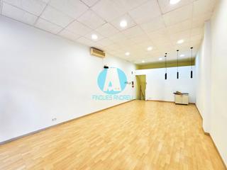 Lloguer Local Comercial a Centre. Local comercial reformado en zona céntrica