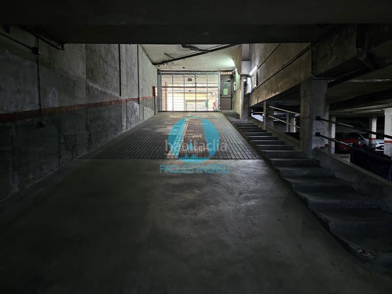 Foto aefaea00-fefa-46fb-ad5e-a9b890995909. Car parking in Eixample Mataró