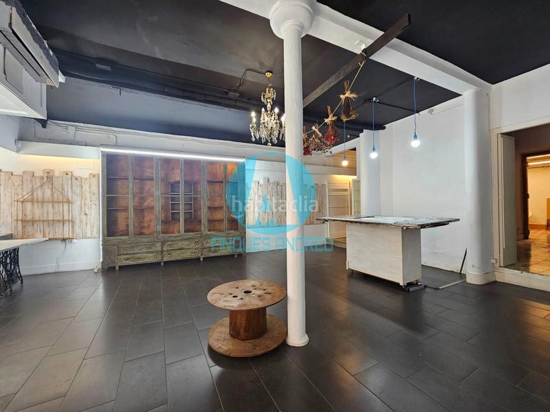 Foto 0e6415e0-50b3-473f-b96a-a71463363655. Lloguer local comercial a Centre Mataró