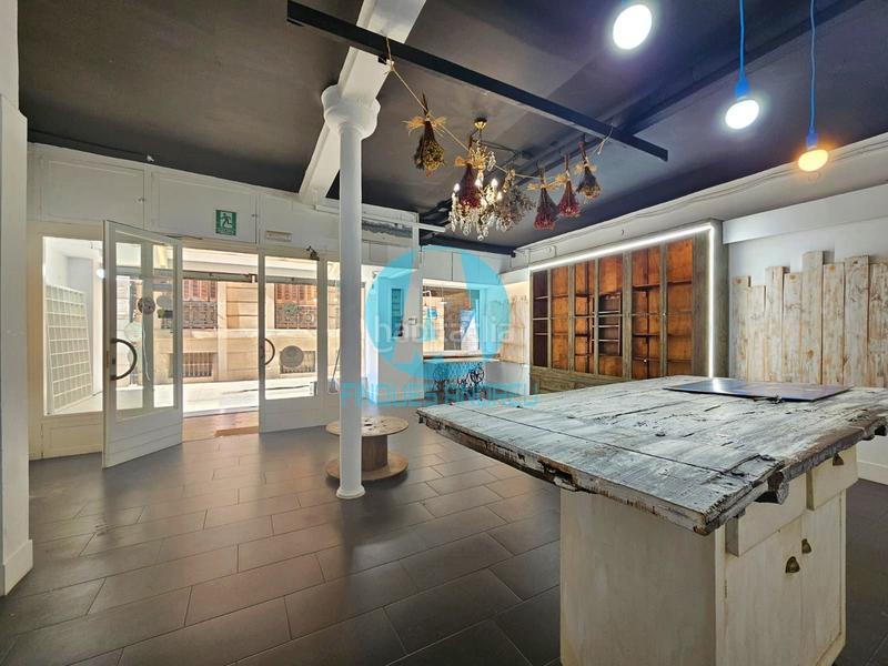 Foto 623a285a-ae92-47e0-b98d-8b0a165a2a4a. Location local commercial dans Centre Mataró