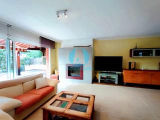 Casa a Centre. Exclusiva casa a 4 vientos en complejo residencial privado con p