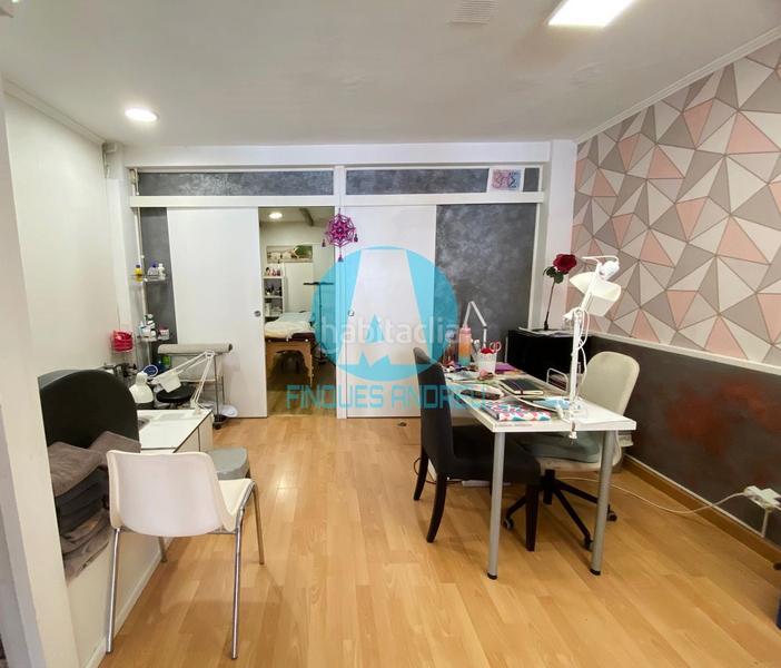 Foto e866dc0e-57c3-40e3-824c-bf49d4590351. Alquiler local comercial oportunidad única de traspaso en pleno centro ! en Mataró